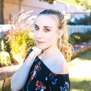 Meet your Posher, Karina